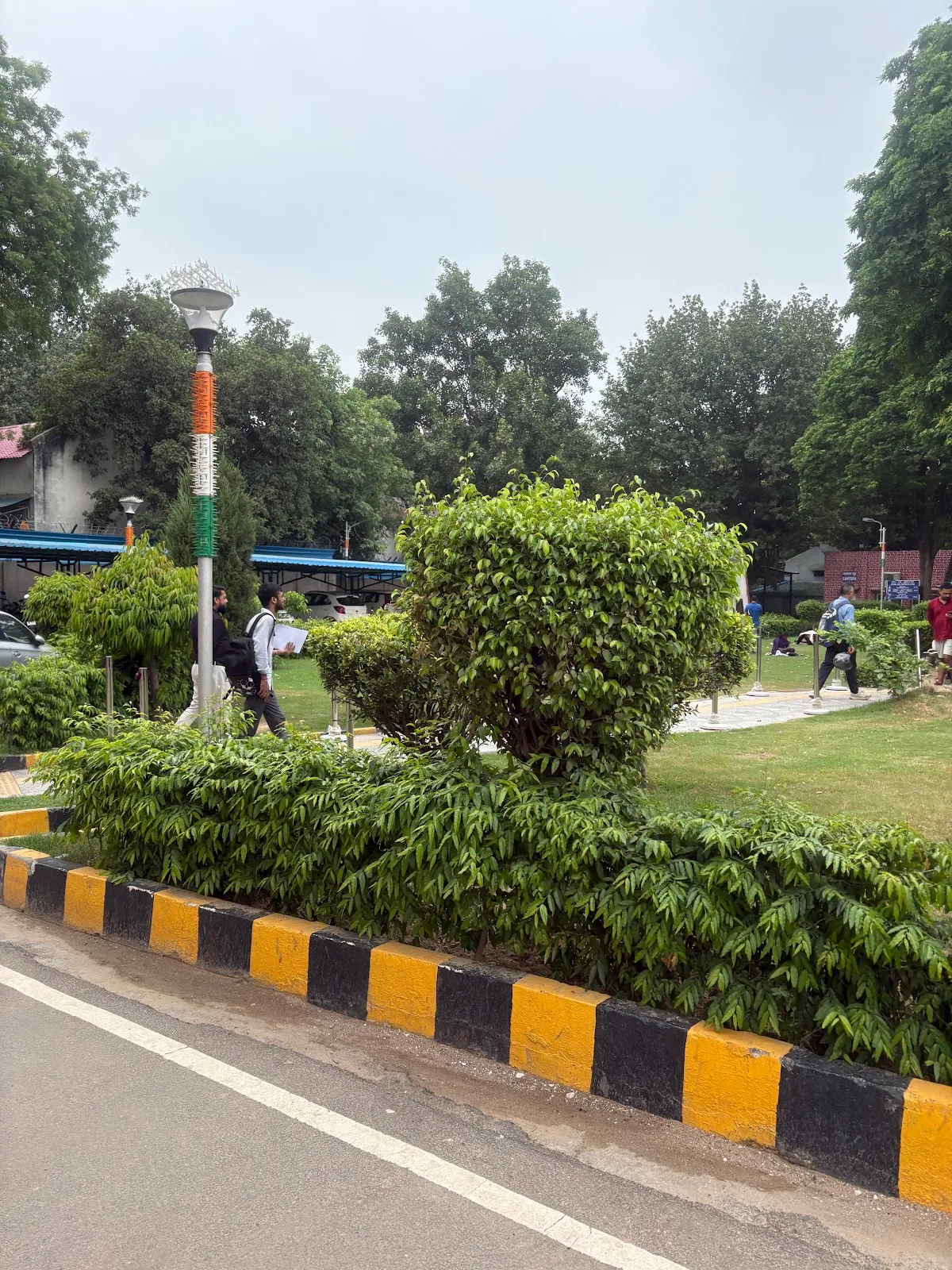 Vakil Apna