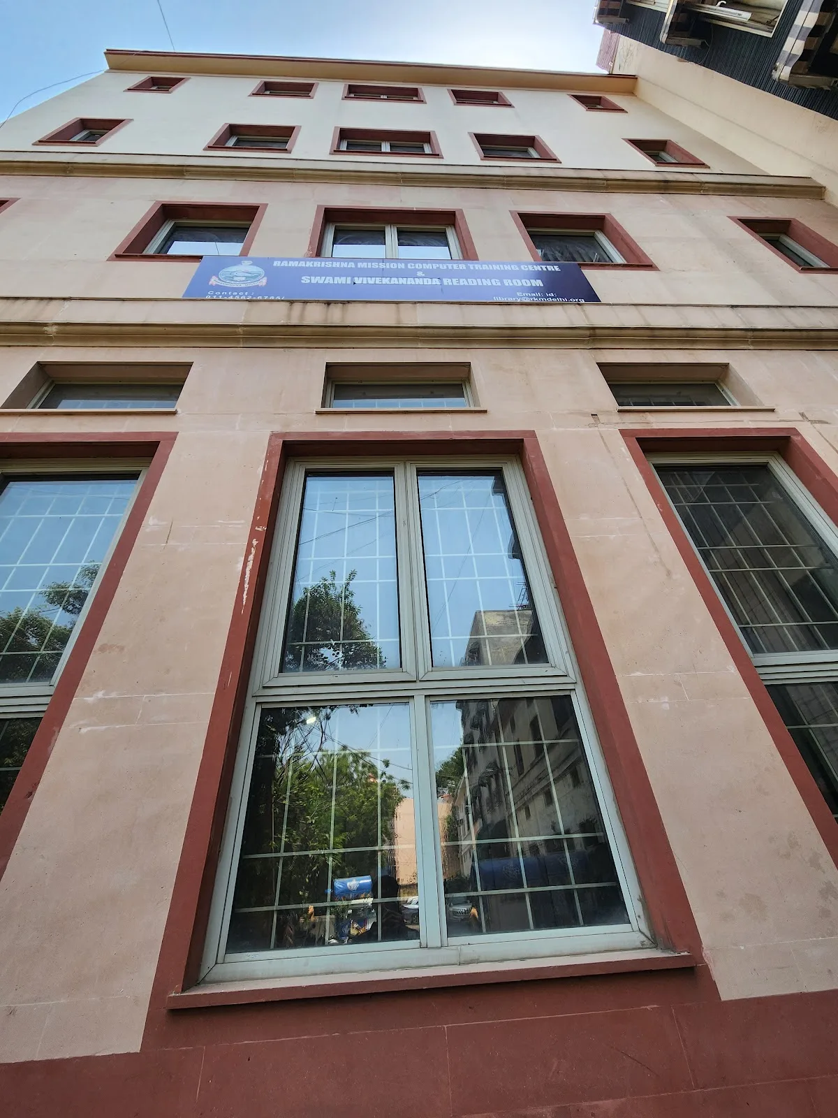 Vivekananda Reading Room (Air-Conditioned)