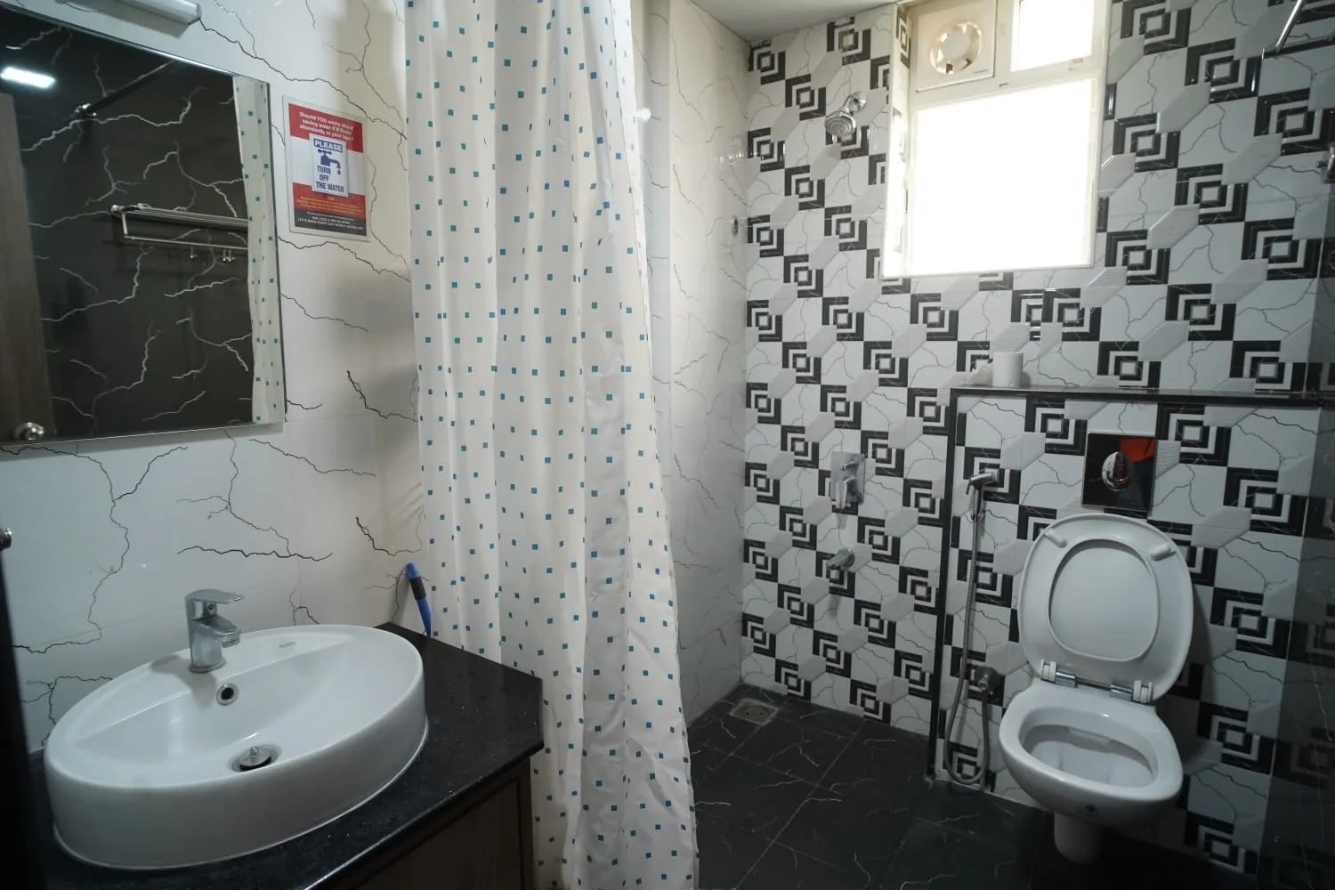 Agarwals Silver Nest - Best Paying Guest for Girls (PG / Hostel) Near Mount Carmel College