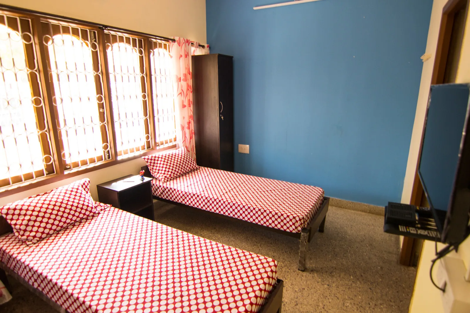 Paying Guest in Thane