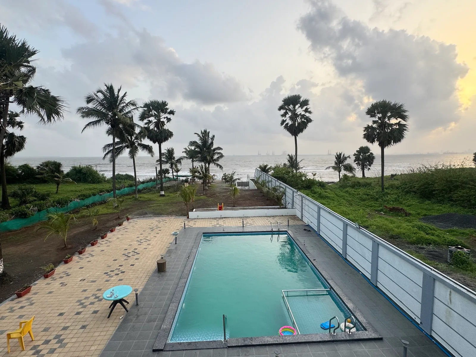 Ocean Pearl Beach Villa & Lawn